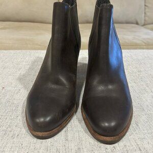 Ugg Leather Ankle Boot Size 9